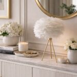 Lampa sa perjem bijelo-zlatna