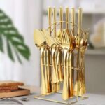 Zlatni escajg na stalku za 6 osoba