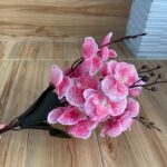 Grana umjetnog cvijeća u rozoj boji